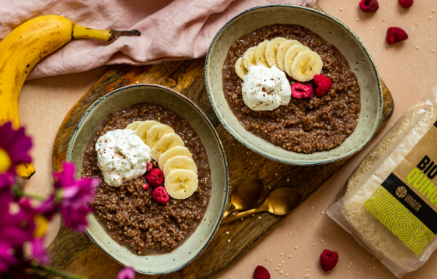 Fitness-Rezept: Proteinreicher Quinoa mit Schoko- und Bananengeschmack
