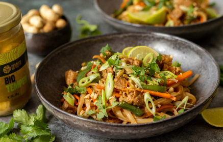 Fitness-Rezept: Pad Thai-Nudeln mit Tempeh und frischem Gemüse