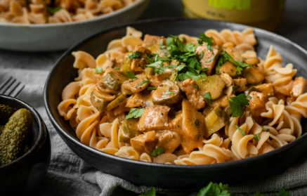 Fitness-Rezept: Tempeh Stroganoff mit Protein-Nudeln