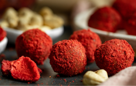 Fitness-Rezept: Ungebackene Erdbeer-Nuss-Kugeln