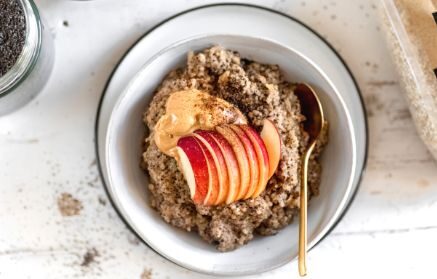 Fitness-Rezept: Quinoa-Porridge mit Äpfeln, Mohn und Zimt