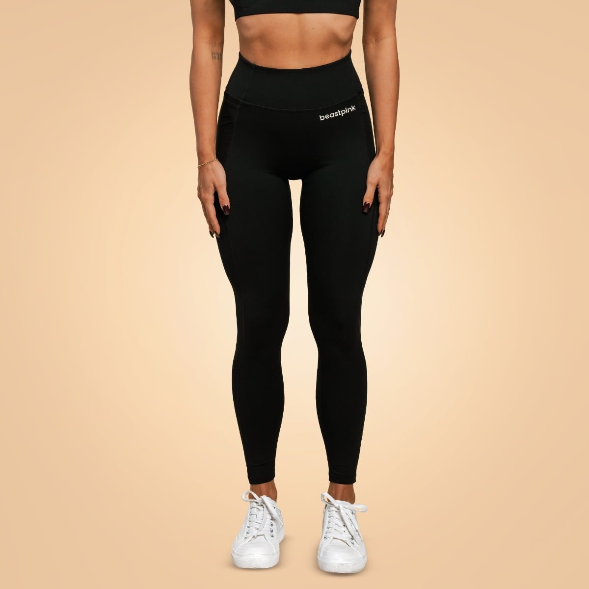 Leggings für Frauen Breeze in Black - BeastPink