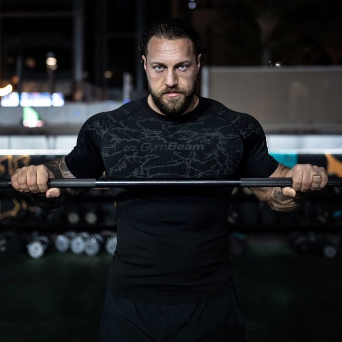 Static Seamless T-Shirt in Black - GymBeam L