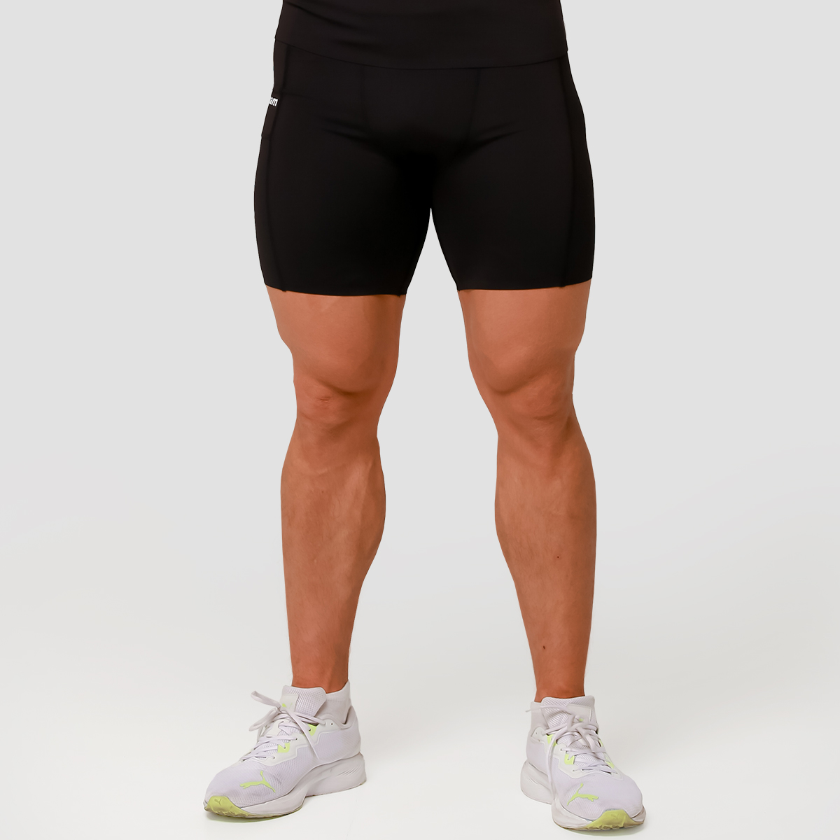 Mid Kompressionsshorts in Black - GymBeam