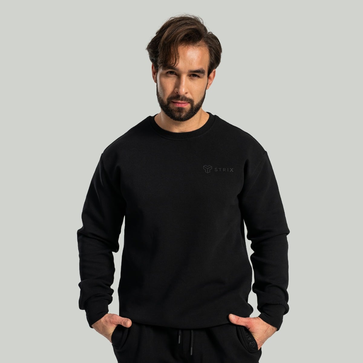 Relaxed Sweatshirt in Black - STRIX