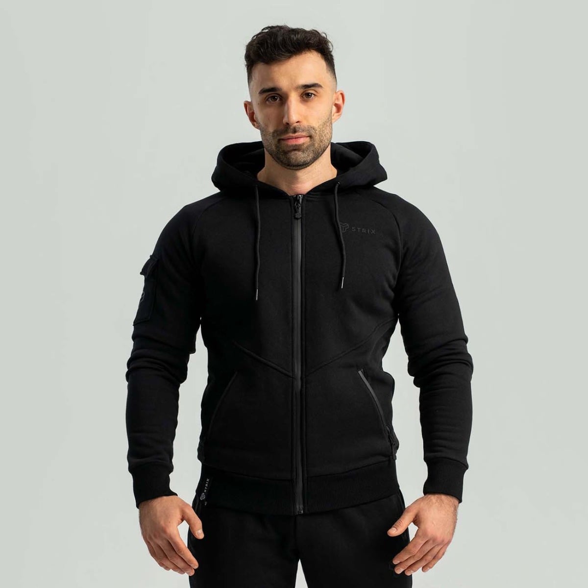 Nova Hoodie mit Reißverschluss in Black - STRIX