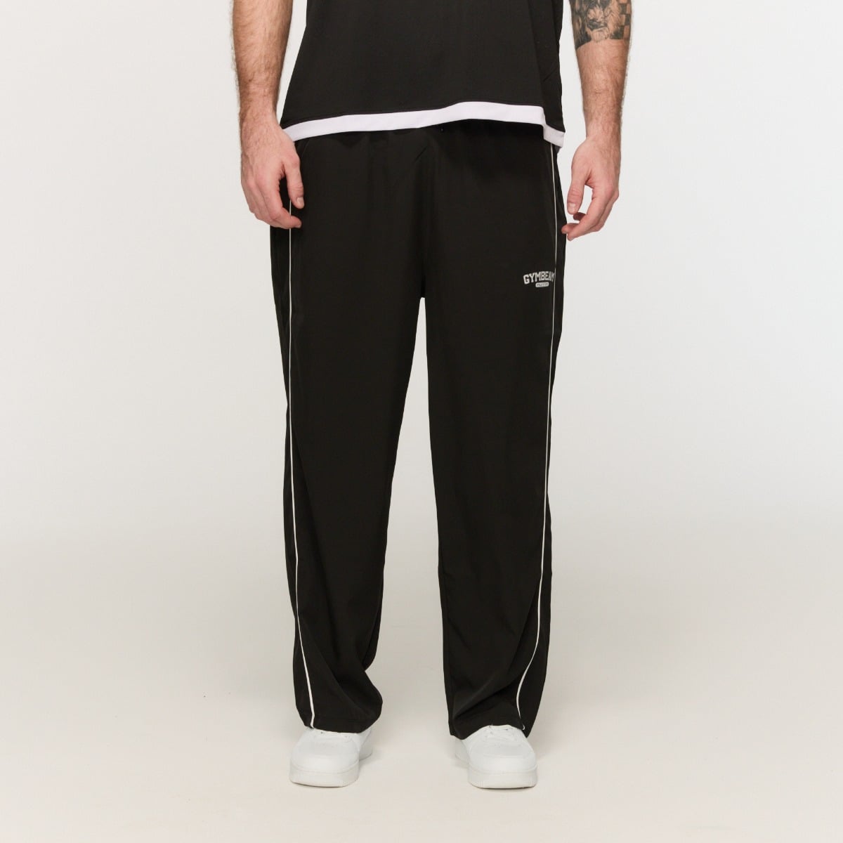 Varsity Sweatpants in Black - GymBeam