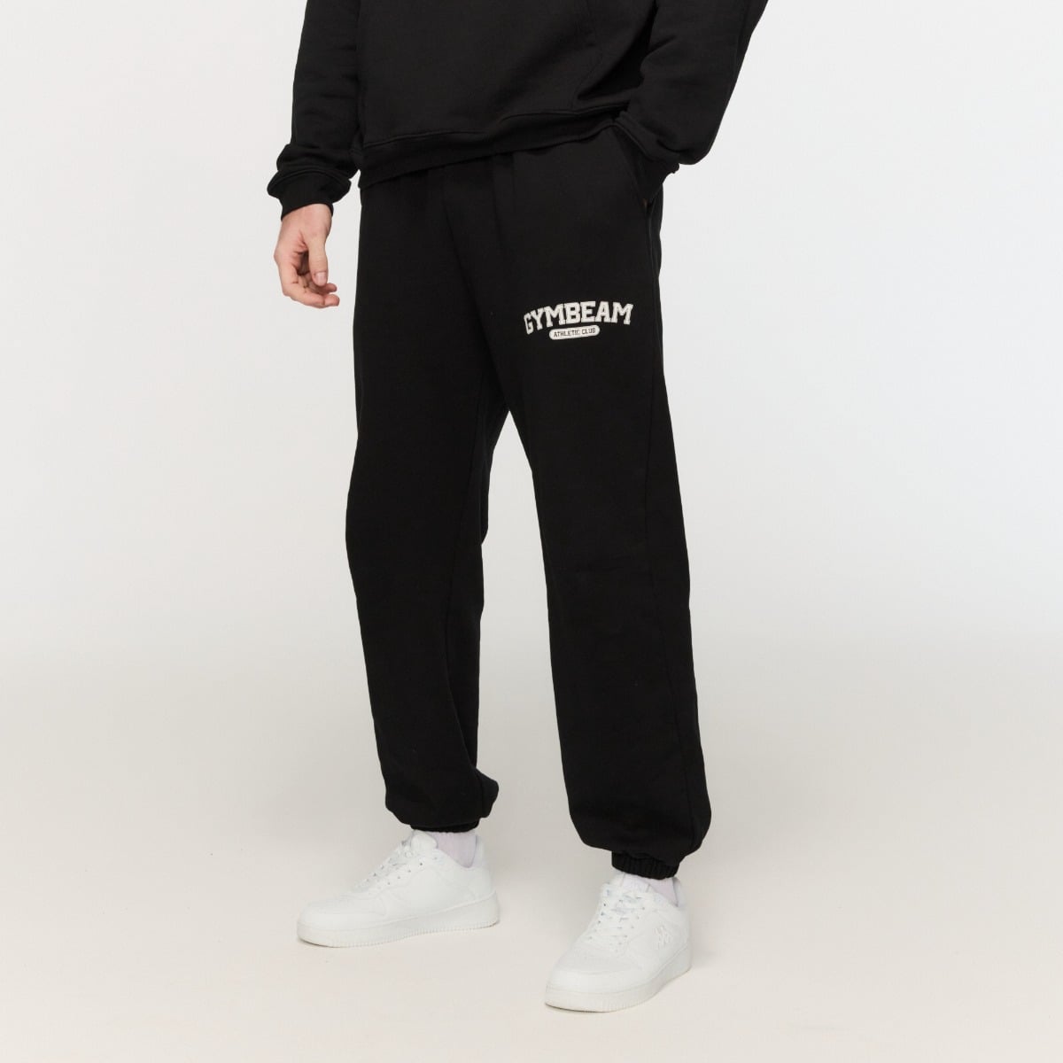 Varsity Sweatpants in Black - GymBeam