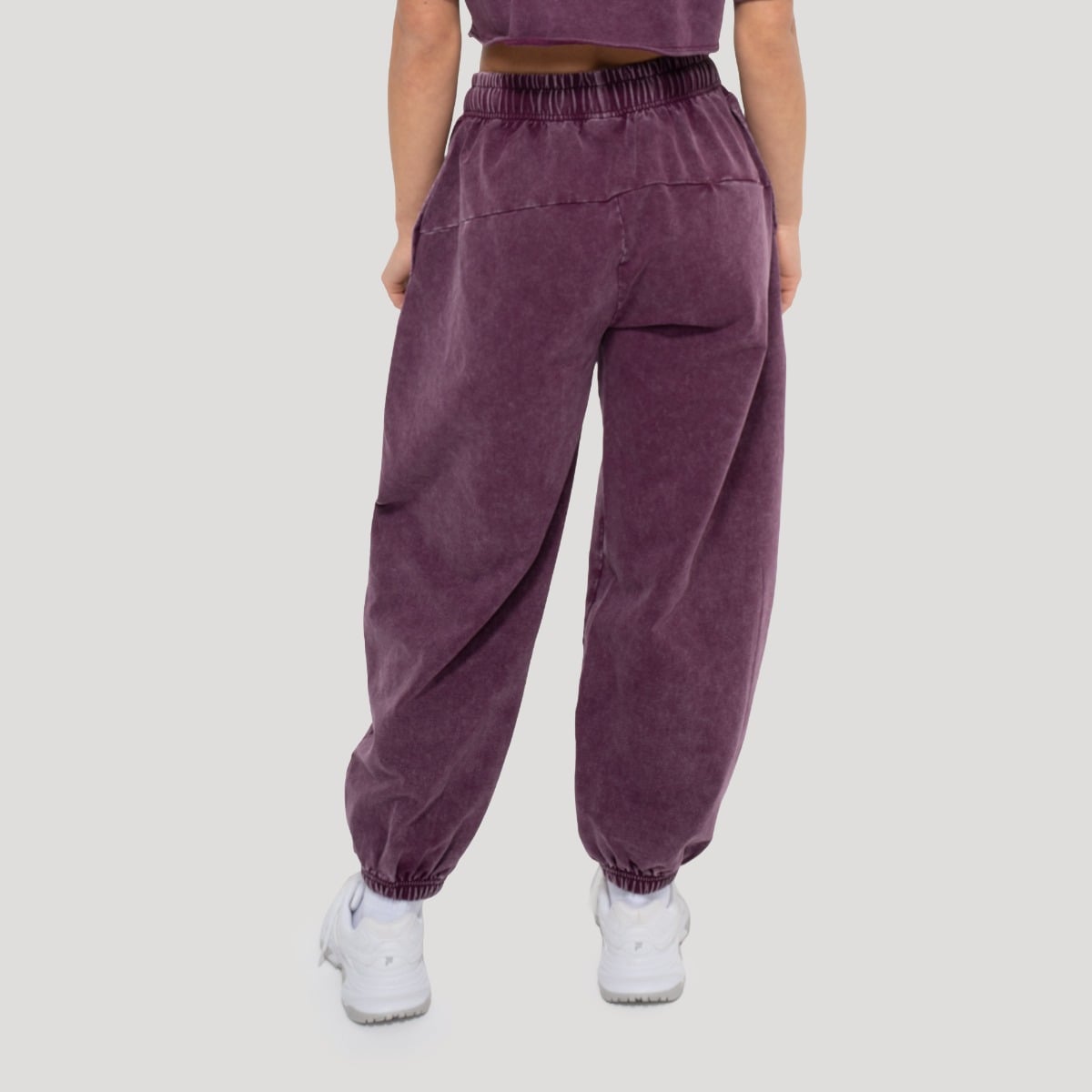 Abyss Jogginghose für Frauen in Raisin - GymBeam