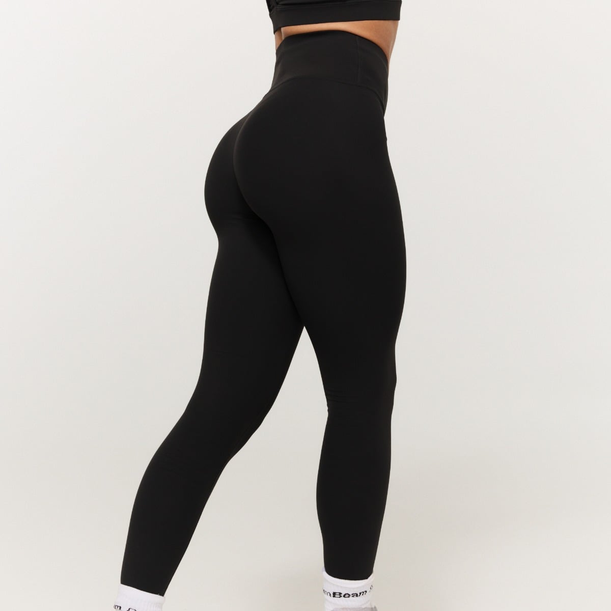 BEAT Leggings für Frauen in Black - GymBeam