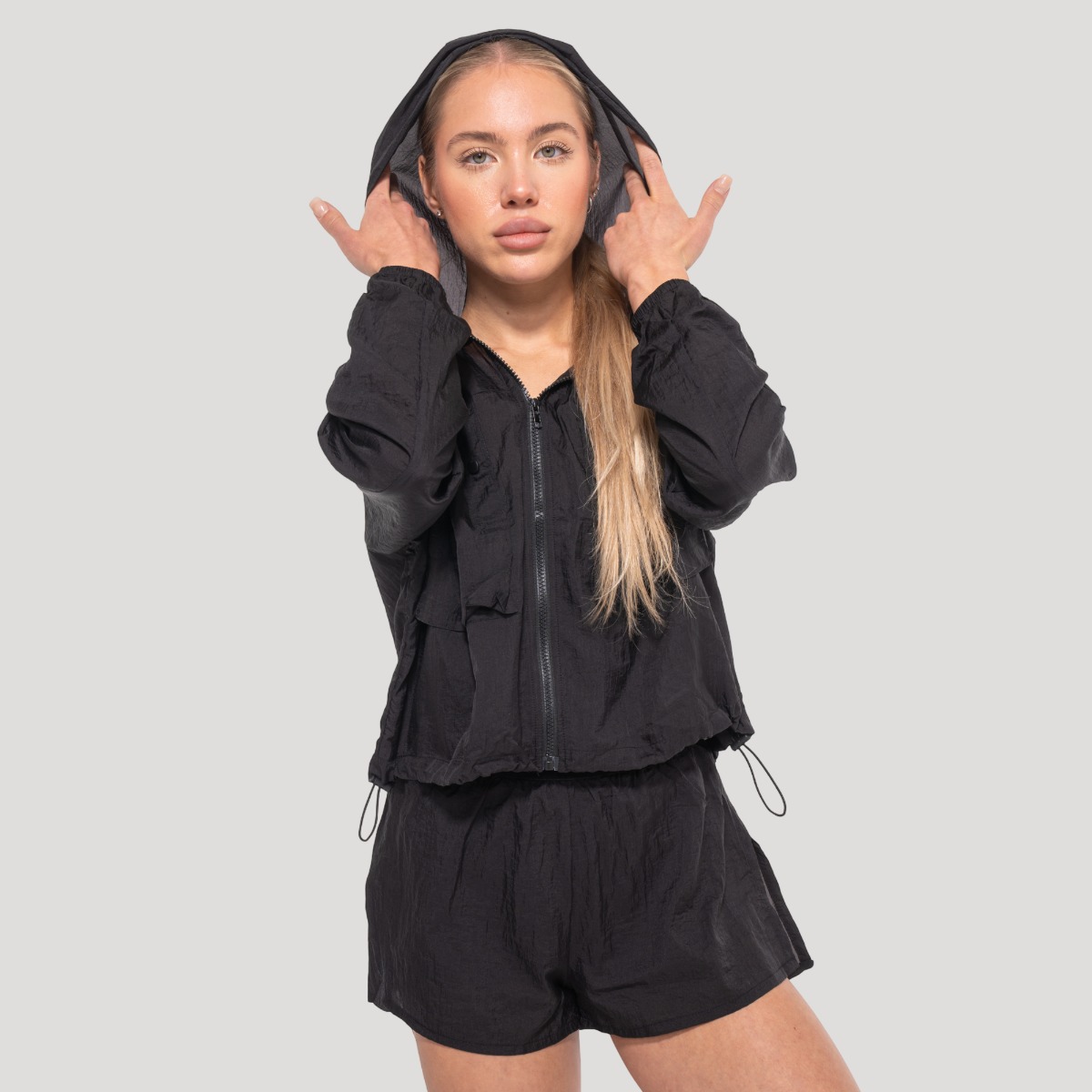 Flow Jacke für Frauen in Black – GymBeam