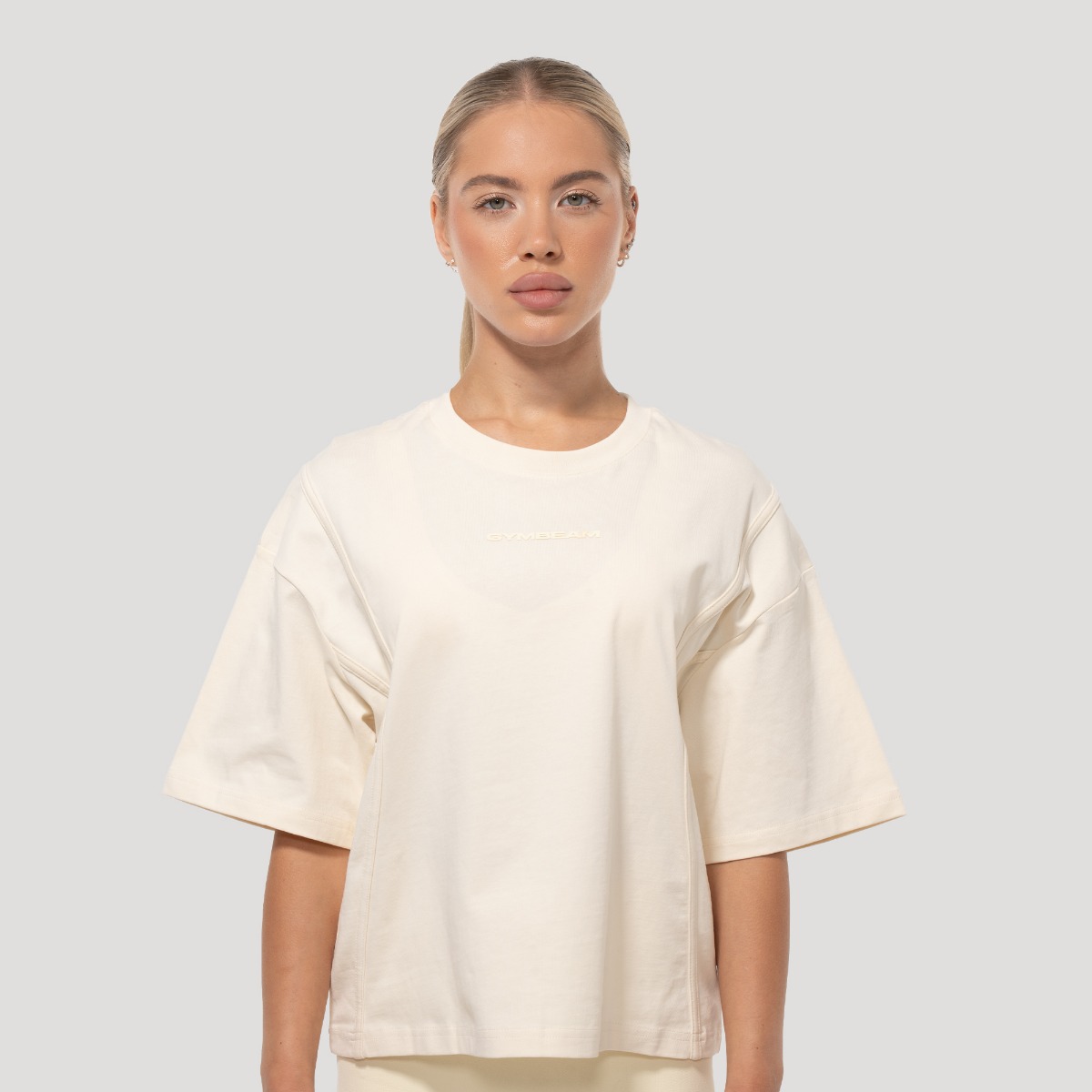 Mochi Oversized T-Shirt für Frauen in Cream - GymBeam