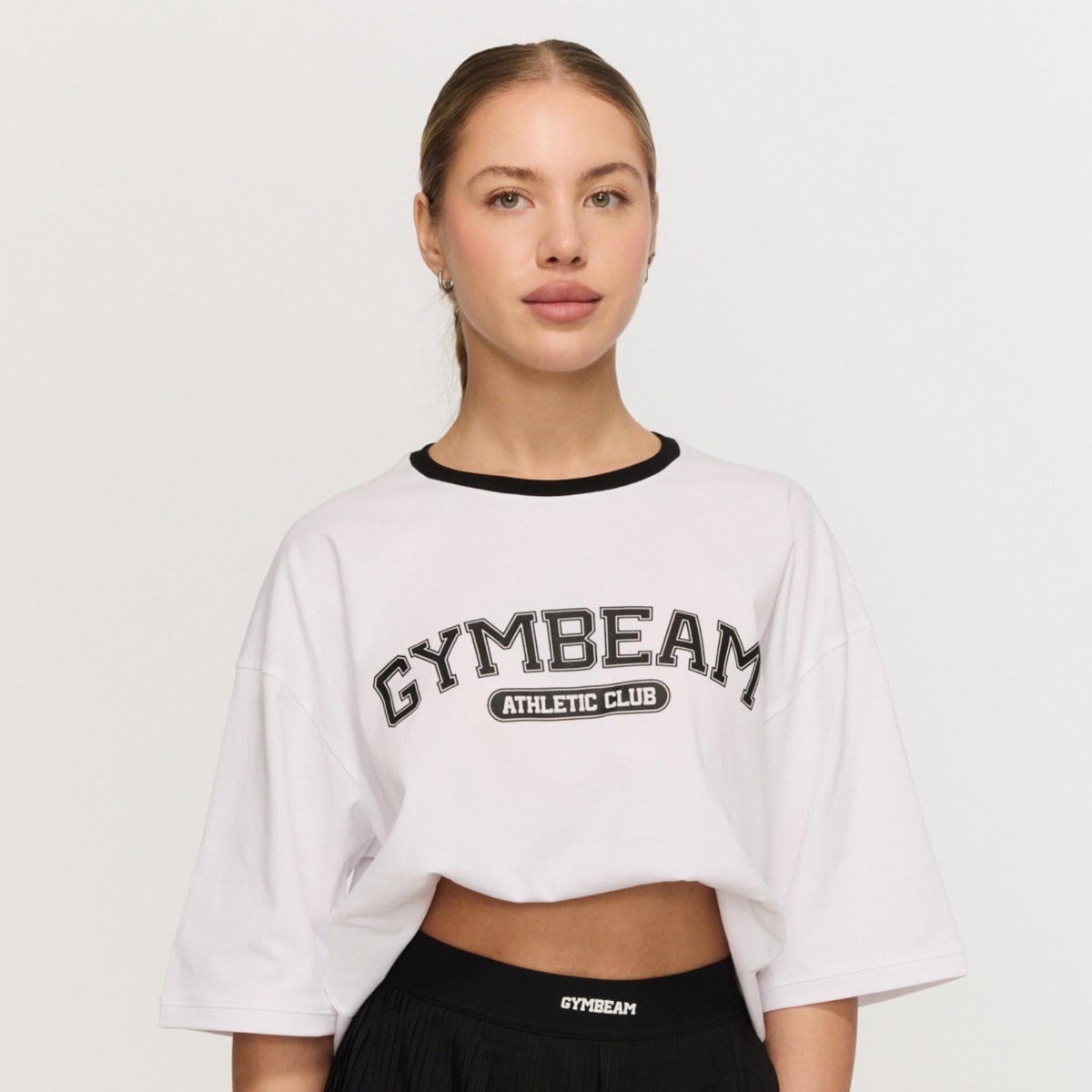 Varsity Oversized T-Shirt für Frauen in White - GymBeam