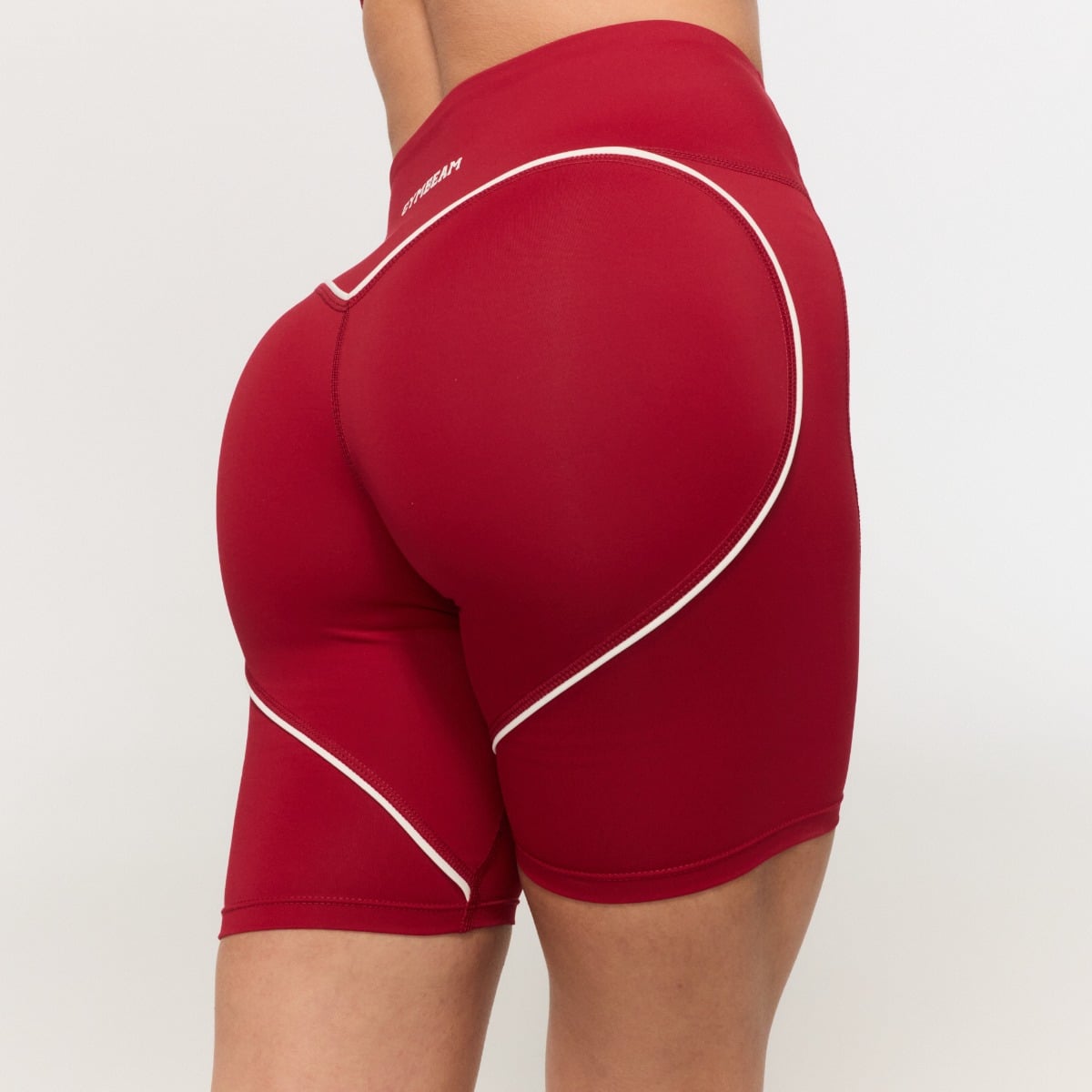 Varsity Shorts für Frauen in Red - GymBeam