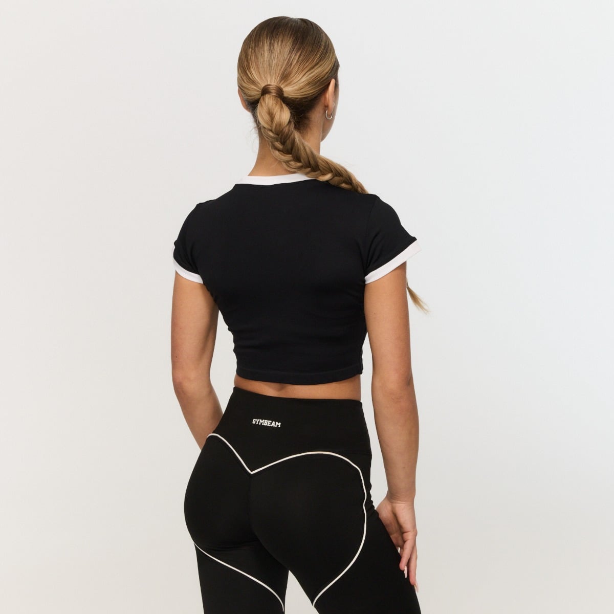 Varsity T-Shirt für Frauen in Black - GymBeam