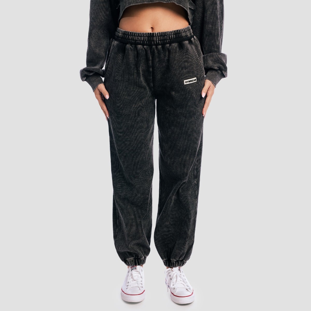 Aura Jogginghose für Frauen in Washed Black - GymBeam