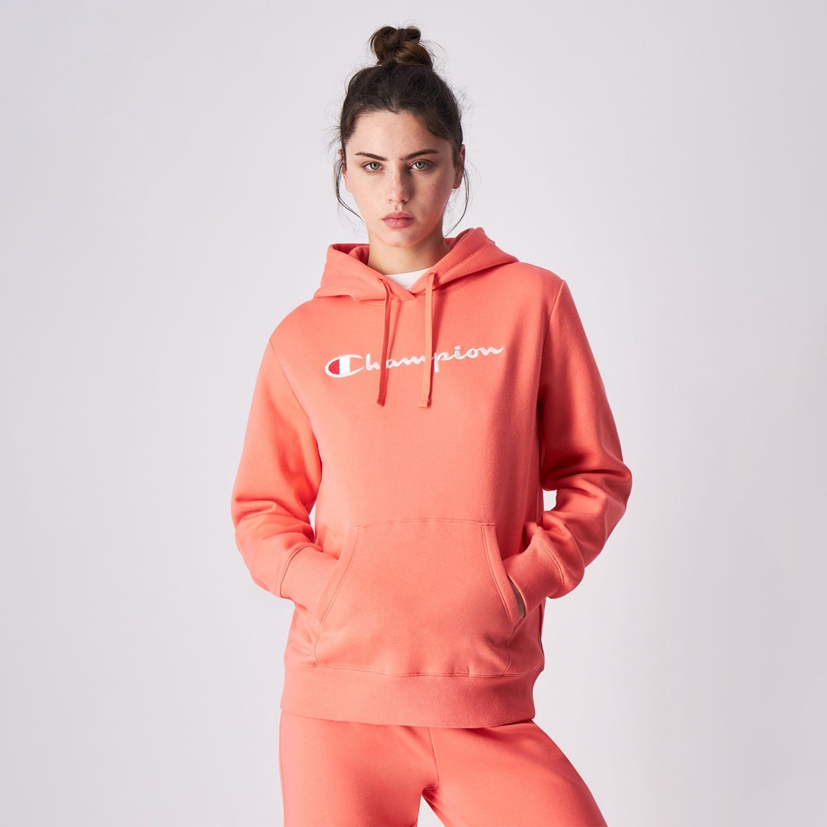 Big Logo Slim Fit Hoodie für Frauen in Red - Champion