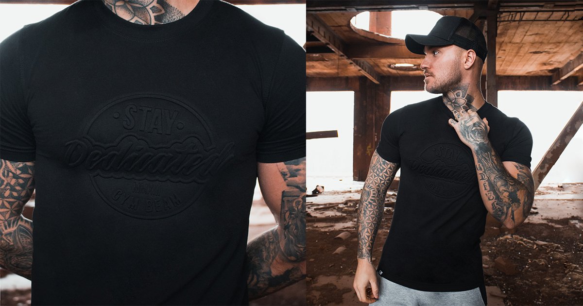 T-Shirt für Männer Dedicated Black Emboss - GymBeam